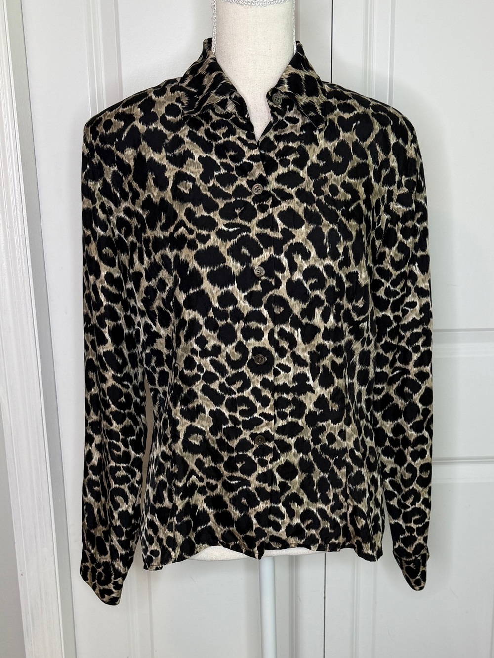 Doncaster VTG Black Beige Leopard Print Silk Long Sleeve Button Up Shirt Medium